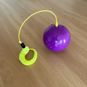 KONG Purrsuit Whirlwind Cat Toy